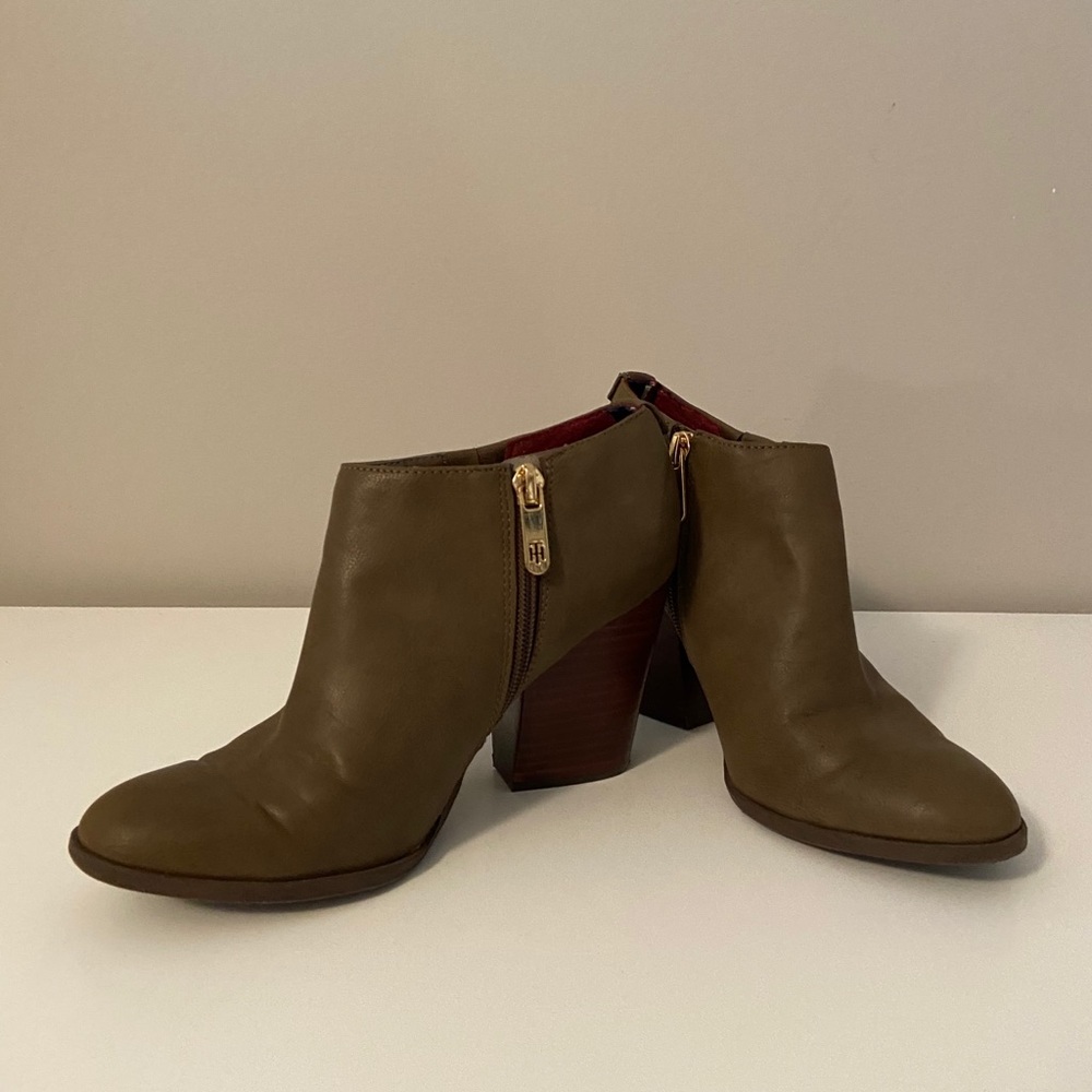 Heel boots